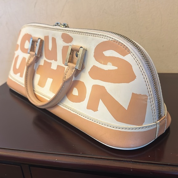 Louis Vuitton rare limited edition graffit!!! - Picture 2 of 12